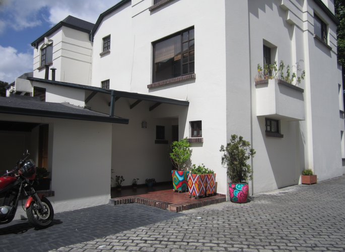 Casa de 5 alcobas en venta en Calatrava, Bogotá, 271 m² · foto 3 de 24