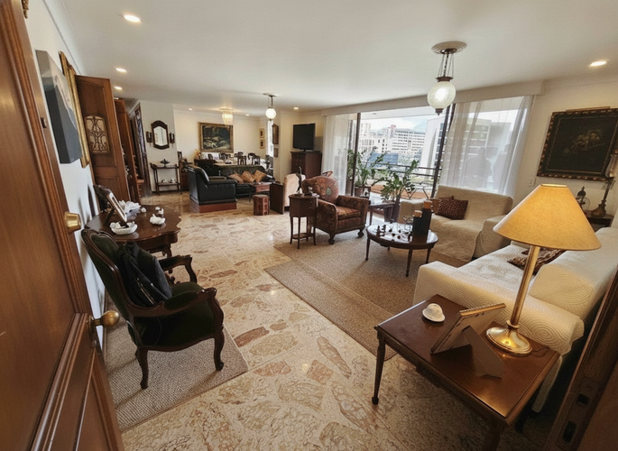 Apartamento de 4 alcobas en venta en Las Lomas, Medellín, 179 m² · foto 2 de 24