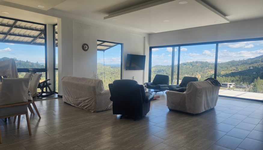 Casa de 7 alcobas en venta en Loma Del Escobero, Envigado, 466 m² · foto 7 de 24