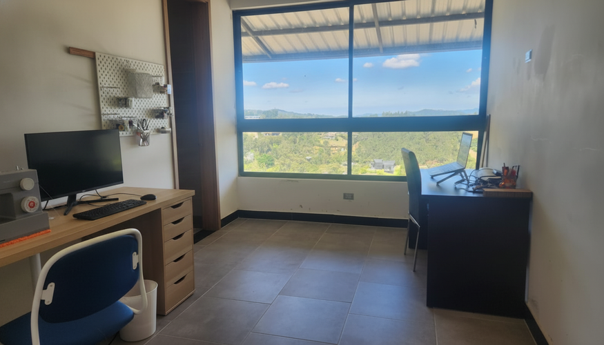Casa de 7 alcobas en venta en Loma Del Escobero, Envigado, 466 m² · foto 18 de 24