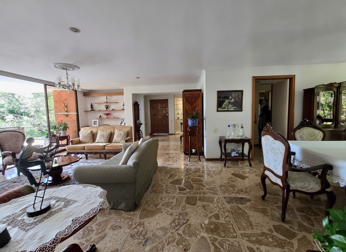 Apartamento de 4 alcobas en venta en Los Balsos, Medellín, 234 m² · foto 2 de 14