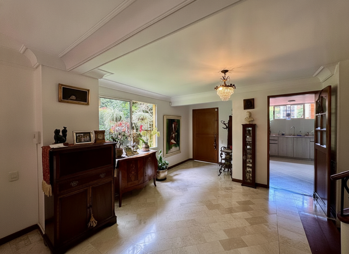 Casa de 4 alcobas en venta en Castropol, Medellín, 321 m² · foto 3 de 24