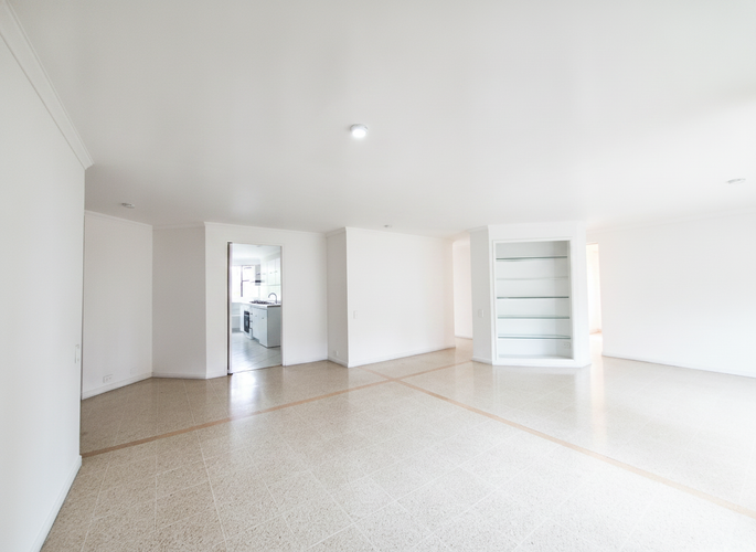 Apartamento de 3 alcobas en venta en El Tesoro, Medellín, 138 m² · foto 3 de 19