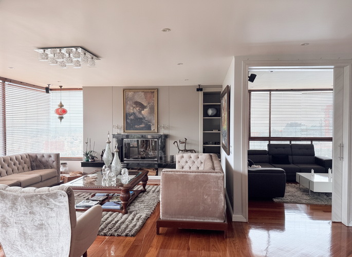 Apartamento de 3 alcobas en venta en Santa Barbara Oriental, Bogotá, 350 m² · foto 2 de 17
