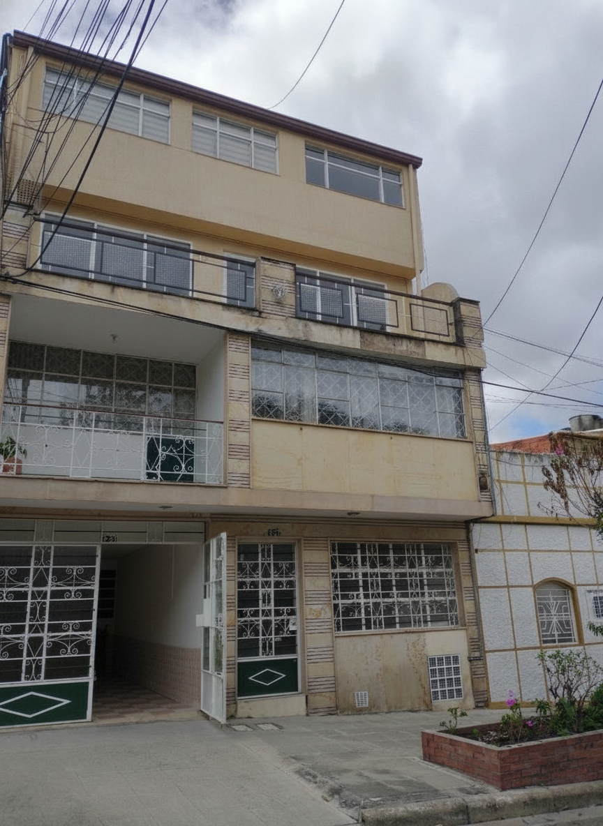 Casa en venta en Quinta Ramos, Bogotá · foto 2 de 21