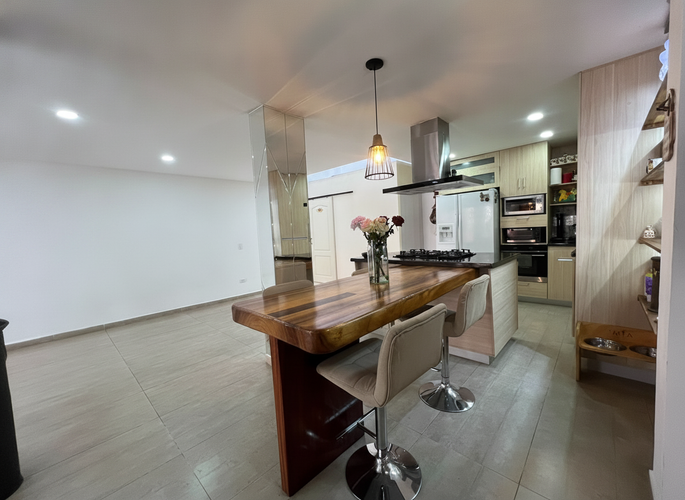 Casa de 5 alcobas en venta en El Porvenir, Rionegro, 136 m² · foto 3 de 16