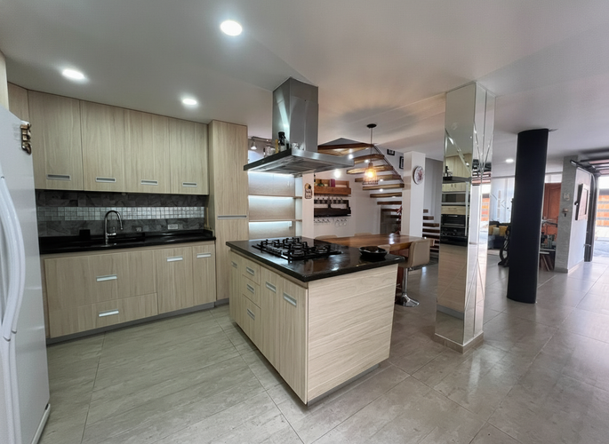 Casa de 5 alcobas en venta en El Porvenir, Rionegro, 136 m² · foto 2 de 16