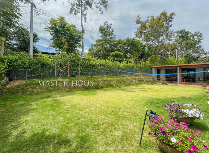 Casa de 4 alcobas en venta en Ruitoque Condominio, Girón, 611 m² · foto 2 de 18