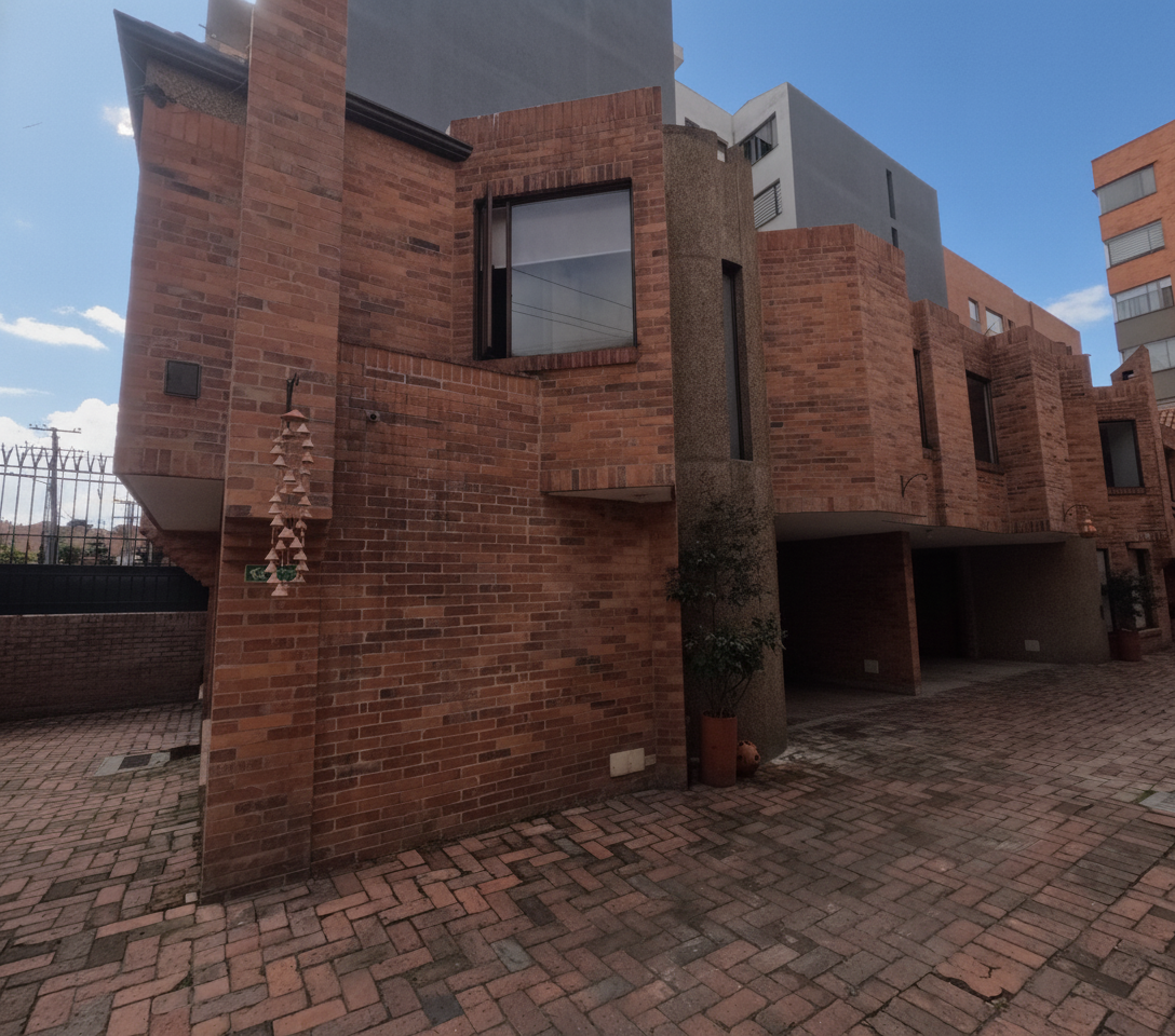 Casa en venta en Cedritos, Bogotá · foto 2 de 10