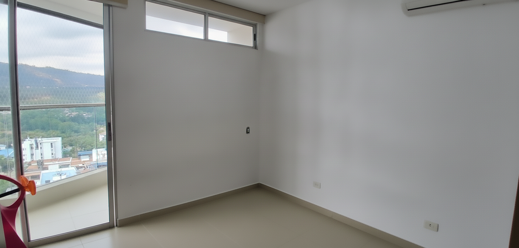 Apartamento de 3 alcobas en venta en Cañaveral, Floridablanca, 137 m² · foto 4 de 19