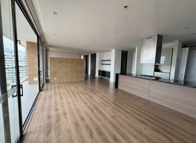 Apartamento de 3 alcobas en arriendo en Chico Norte, Bogotá, 163 m² · foto 4 de 16