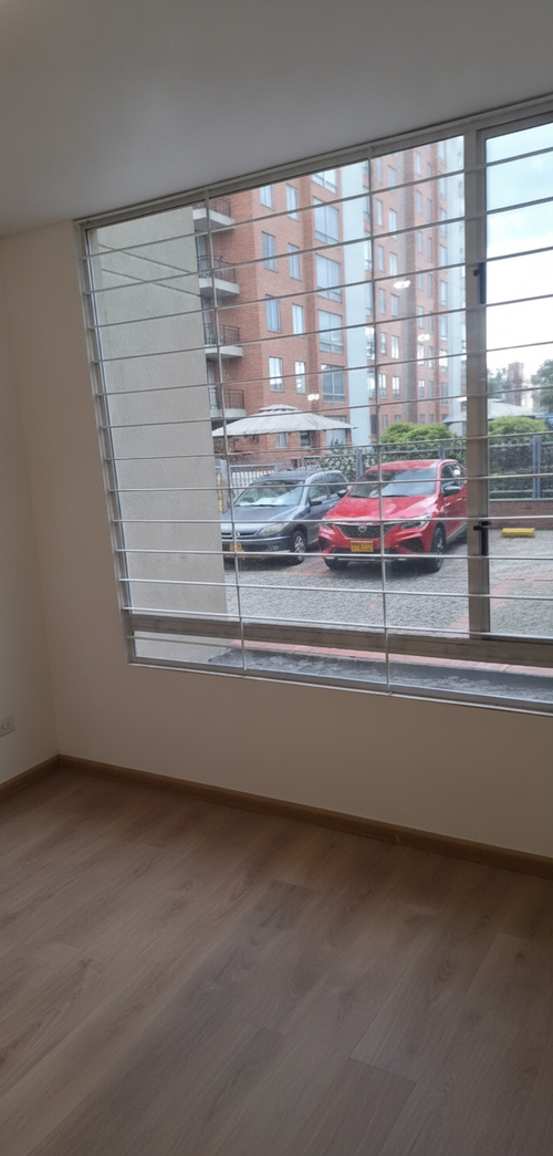 Apartamento de 3 alcobas en venta en Gran Granada, Bogotá, 72 m² · foto 3 de 9