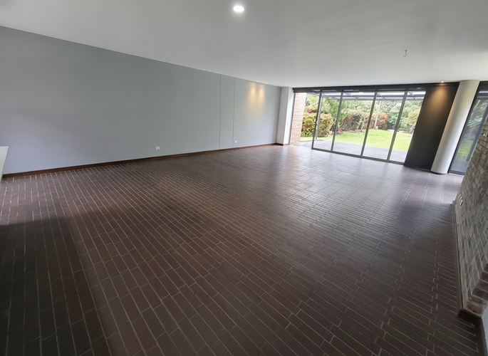 Casa de 5 alcobas en venta en Llano Grande, Rionegro, 363 m² · foto 2 de 24