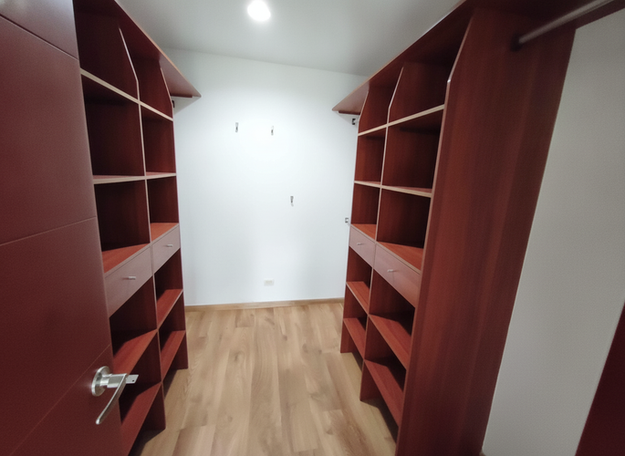 Casa de 5 alcobas en venta en Llano Grande, Rionegro, 363 m² · foto 9 de 24