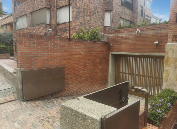 Apartamento de 4 alcobas en venta en Los Rosales, Bogotá, 178 m² · foto 3 de 24