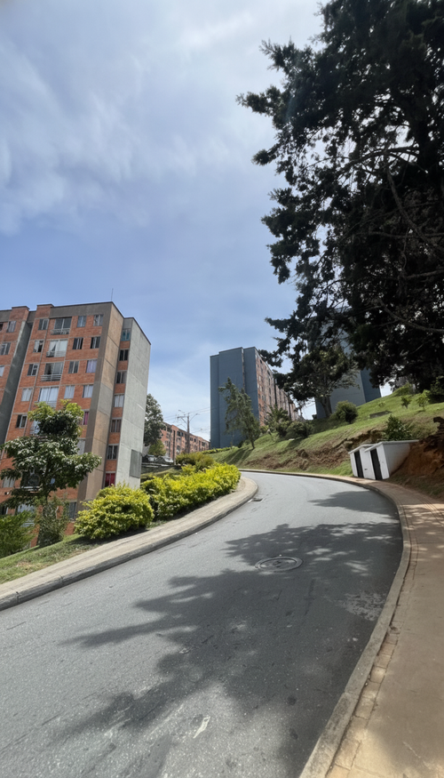 Apartamento de 3 alcobas en venta en Monteclaro, Medellín, 46 m² · foto 12 de 12
