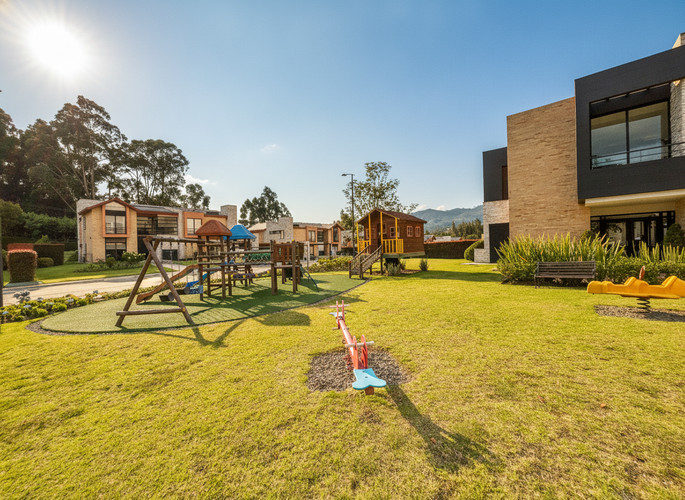 Casa de 4 alcobas en venta en Hatogrande, Sopó, 368 m² · foto 2 de 23