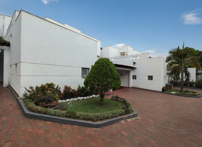Casa de 3 alcobas en venta en Parcelacion Piedra Grande, Cali, 280 m² · foto 2 de 24