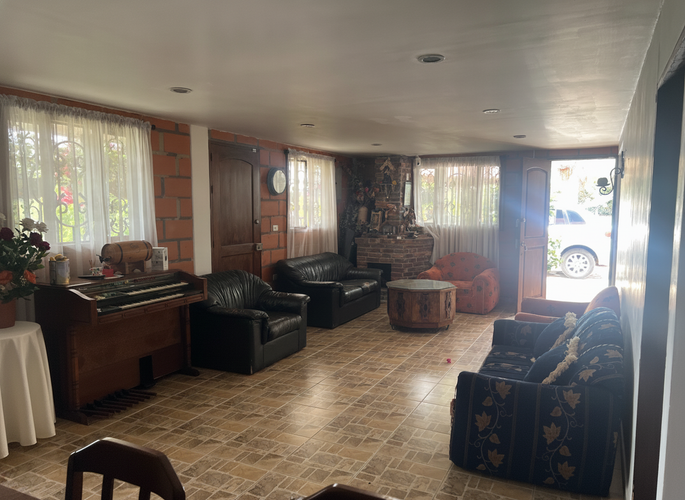 Casa de 5 alcobas en venta en Compa�Ia Abajo, Guarne · foto 13 de 24