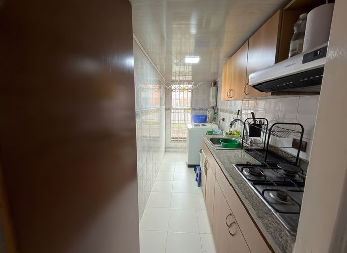 Apartamento de 3 alcobas en venta en Fontibon, Bogotá, 77 m² · foto 3 de 12