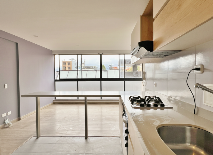 Apartamento de 2 alcobas en venta en Santa Maria Del Lago, Bogotá, 64 m² · foto 2 de 15