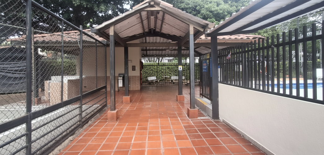 Casa de 5 alcobas en venta en La Hacienda, Cali, 300 m² · foto 13 de 14