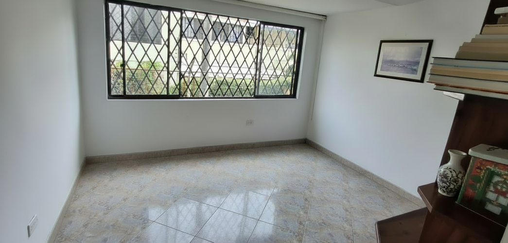 Casa de 5 alcobas en venta en La Hacienda, Cali, 300 m² · foto 10 de 14