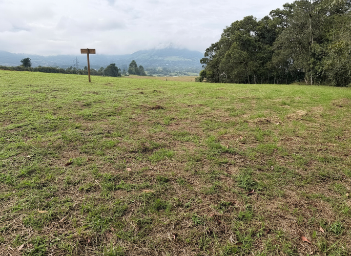 Lote en venta en La Ceja, 1250 m² · foto 2 de 9