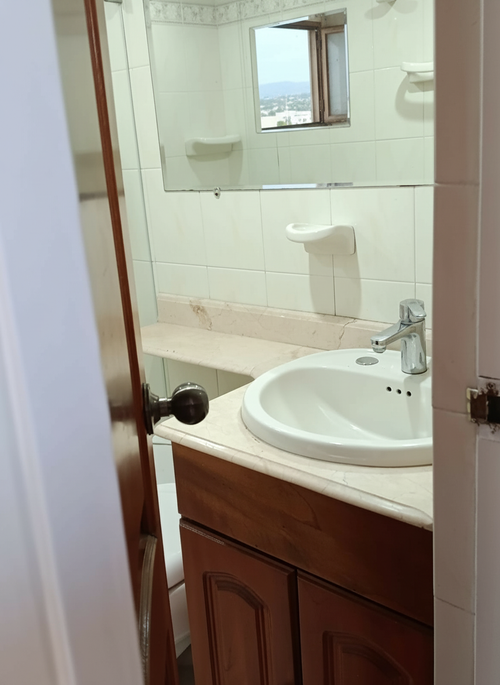 Apartamento de 3 alcobas en venta en Cabañas, Bello, 160 m² · foto 7 de 19