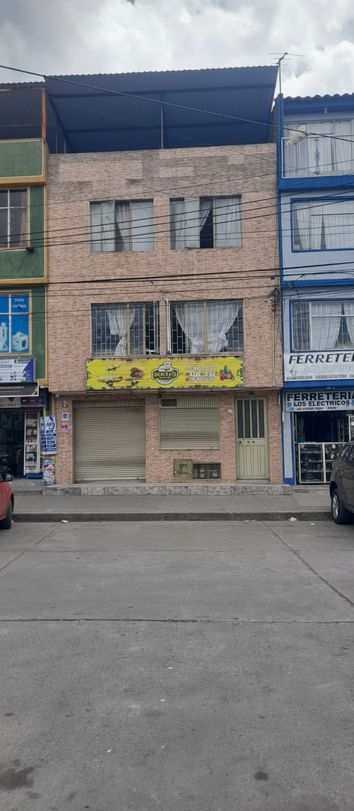 Casa de 5 alcobas en venta en Casa Blanca, Bogotá, 216 m² · foto 2 de 14