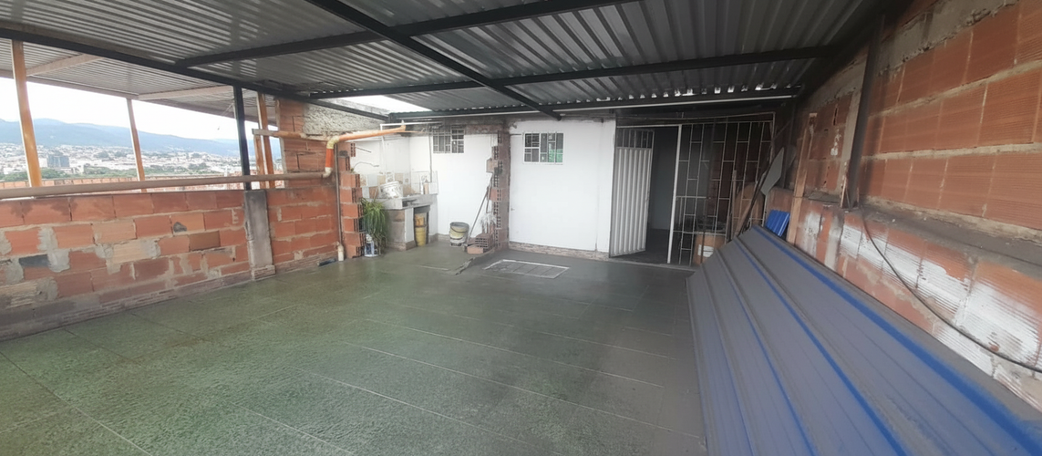 Casa de 5 alcobas en venta en Casa Blanca, Bogotá, 216 m² · foto 5 de 14