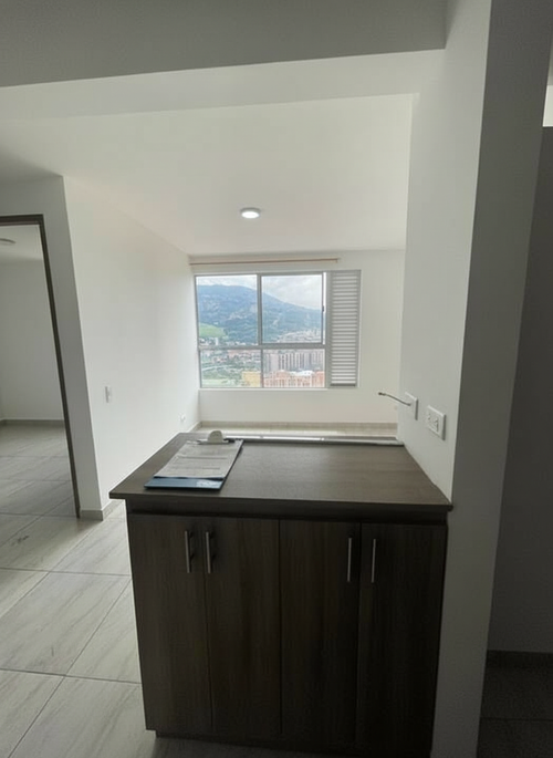 Apartamento de 2 alcobas en venta en Terranova, Bello, 40 m² · foto 2 de 14