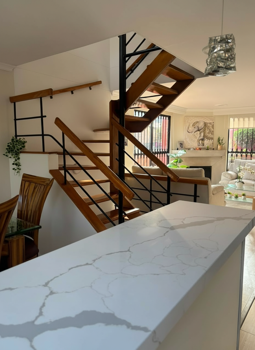 Casa en venta en Gratamira, Bogotá · foto 2 de 19