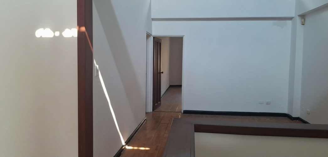 Casa de 5 alcobas en venta en Pampa Linda, Cali, 300 m² · foto 7 de 12