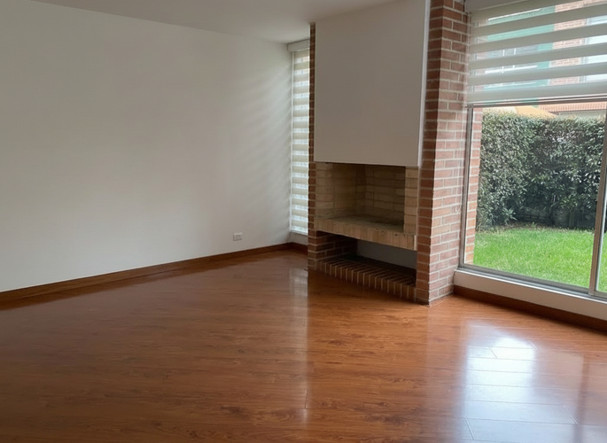Casa en venta en Gratamira, Bogotá · foto 4 de 24