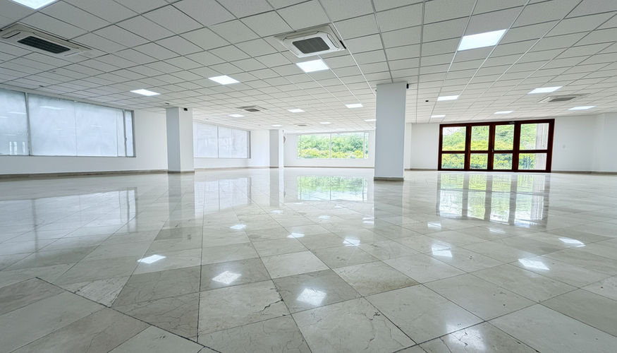 Oficina en arriendo en San Pedro, Cali, 1000 m² · foto 3 de 24