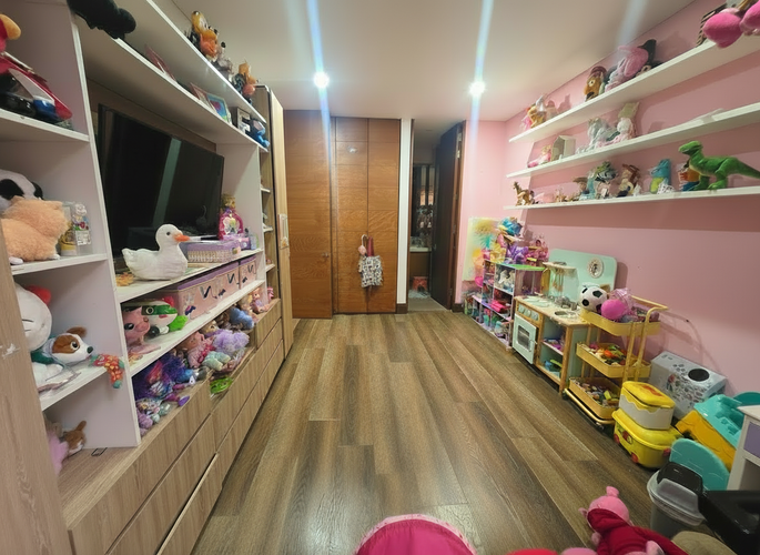 Apartamento de 3 alcobas en venta en Chico, Bogotá, 210 m² · foto 9 de 15
