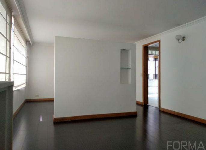 Apartamento de 3 alcobas en venta en Santa Barbara Occidental, Bogotá, 139 m² · foto 2 de 20
