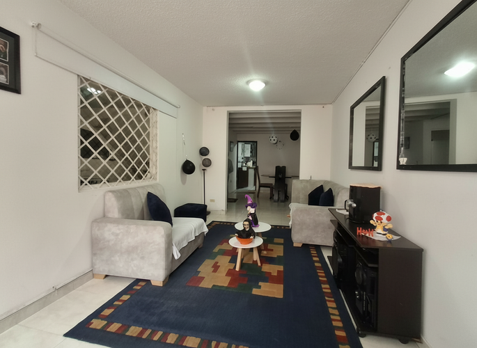 Casa de 6 alcobas en venta en Alamos, Bogotá, 230 m² · foto 2 de 21