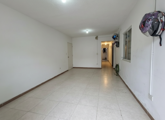 Casa de 6 alcobas en venta en Alamos, Bogotá, 230 m² · foto 5 de 21