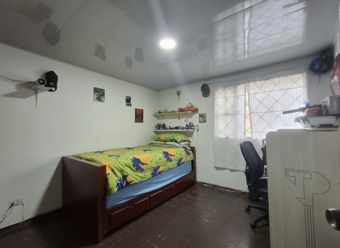 Casa de 6 alcobas en venta en Alamos, Bogotá, 230 m² · foto 9 de 21