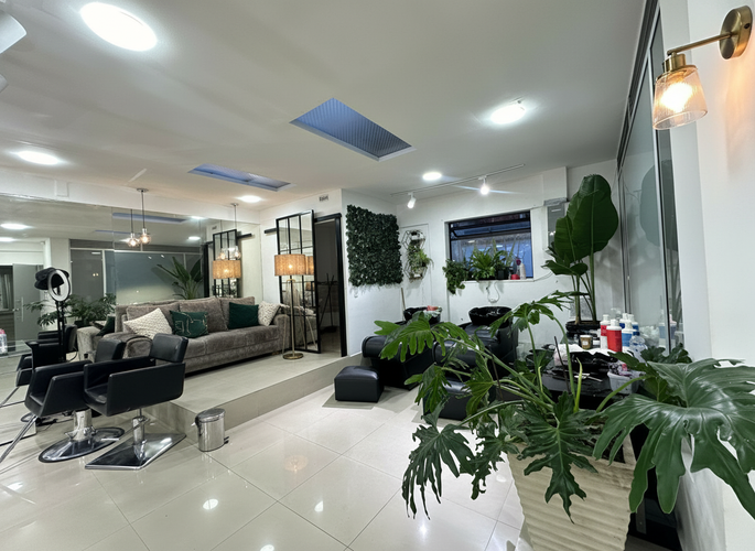 Casa en arriendo en Santa Barbara, Bogotá, 325 m² · foto 2 de 13
