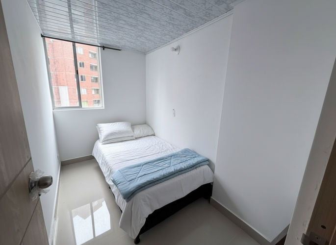 Apartamento de 3 alcobas en arriendo en Pajarito, Medellín, 50 m² · foto 9 de 12