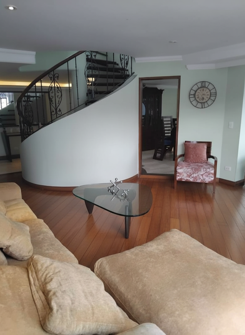Apartamento de 4 alcobas en venta en Chicó Reservado, Bogotá, 169 m² · foto 2 de 24