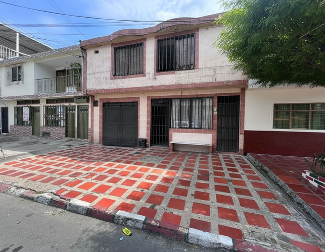 Casa de 6 alcobas en venta en Cristobal Colon, Cali, 255 m² · foto 2 de 17