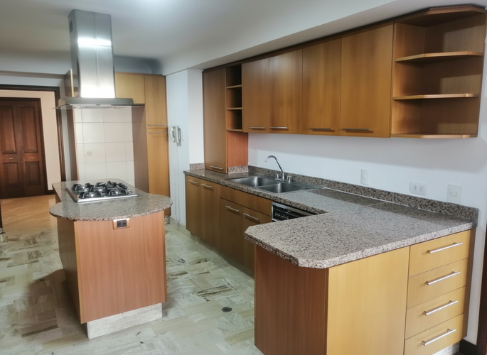 Apartamento de 4 alcobas en venta en La Cabrera, Bogotá, 316 m² · foto 9 de 24