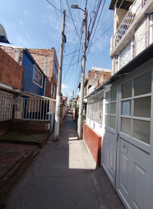 Casa de 6 alcobas en venta en Roma, Bogotá, 195 m² · foto 3 de 23