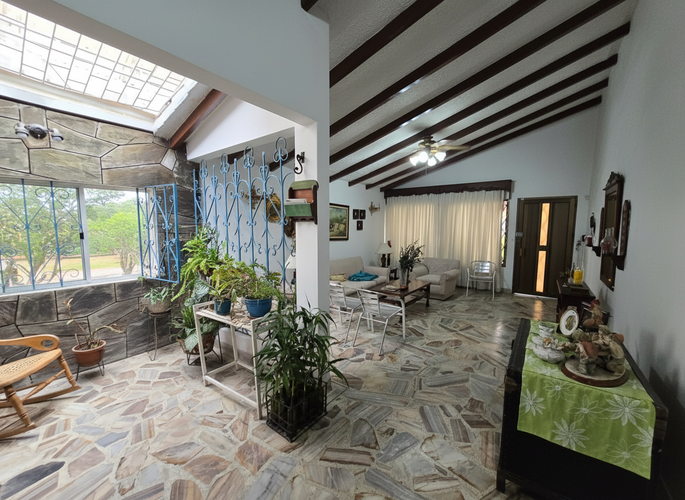 Casa de 5 alcobas en venta en La Flora, Cali, 280 m² · foto 2 de 23
