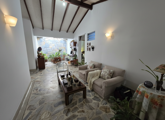 Casa de 5 alcobas en venta en La Flora, Cali, 280 m² · foto 5 de 23
