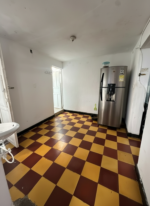 Apartamento de 2 alcobas en venta en Campo Valdes No.1, Medellín, 76 m² · foto 4 de 12
